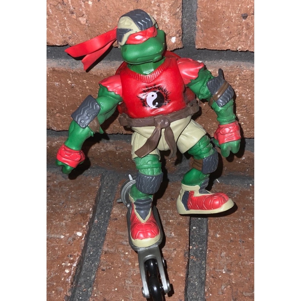 TMNT Raphael Action Figure Red Yin Yang Jersey Jet Skate Playmates Ninja Turtles
